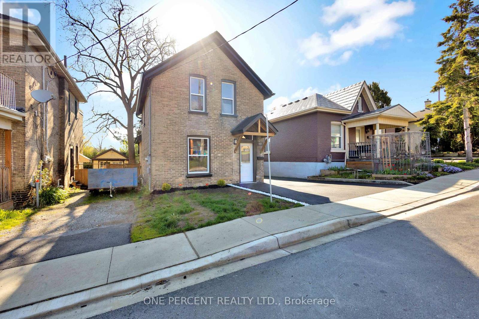 187 DRUMMOND STREET