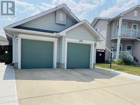 315 Coral Reef Manor NE Calgary AB T3J3Y7