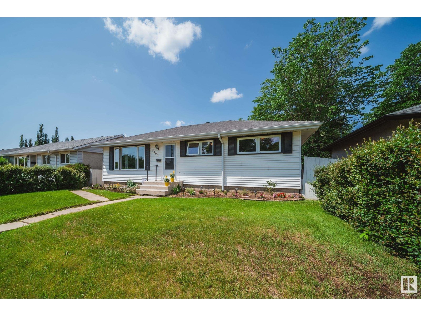 8308 156 ST NW