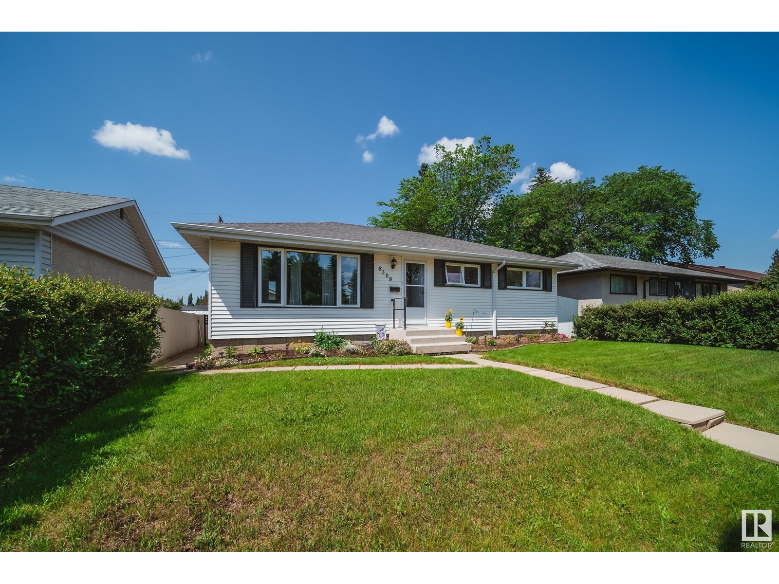 8308 156 ST NW