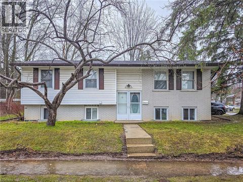 60 AUSTIN Drive Waterloo ON N2L3Y4