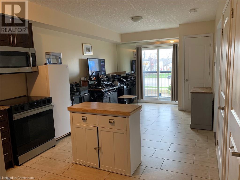 886 GOLF LINKS Road Unit# 104