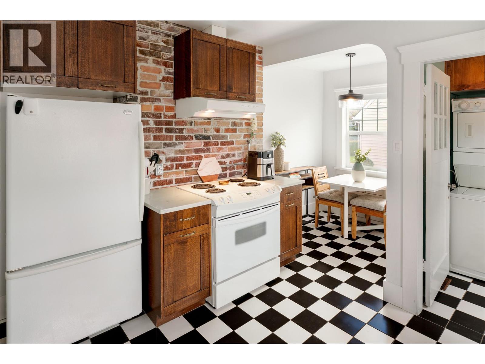 1852 Marshall Street