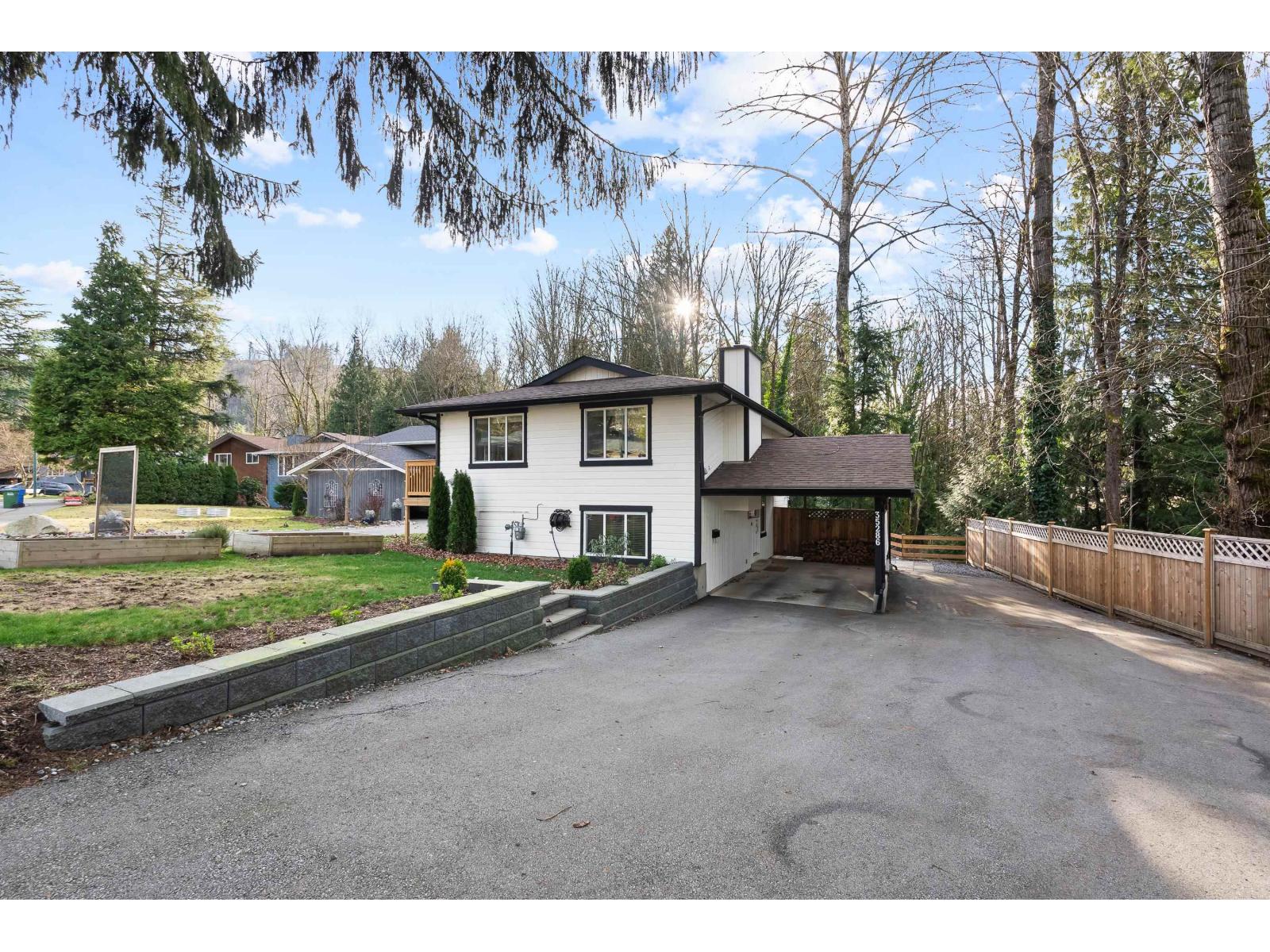 35286 SELKIRK AVENUE