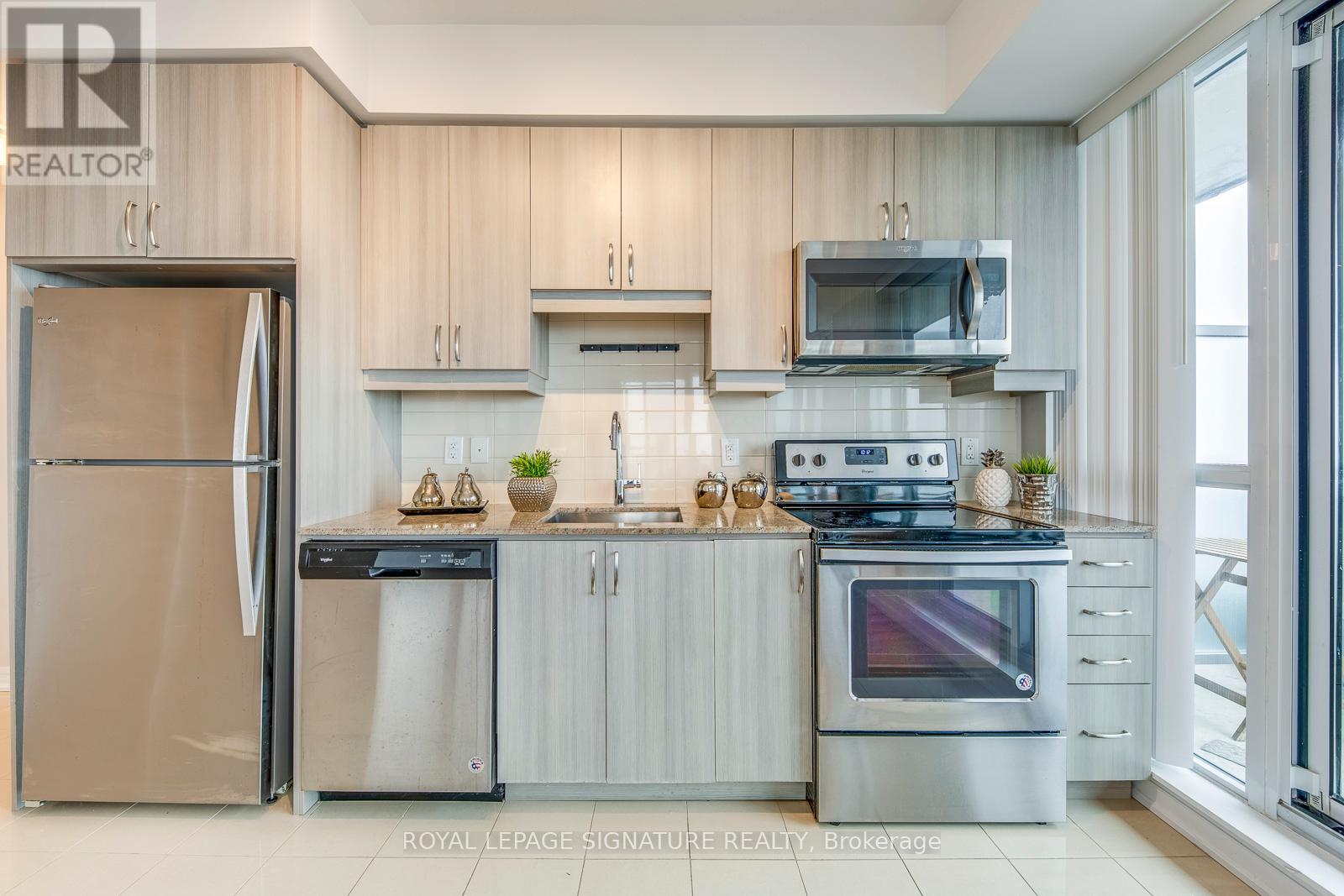 1411 - 9201 YONGE STREET