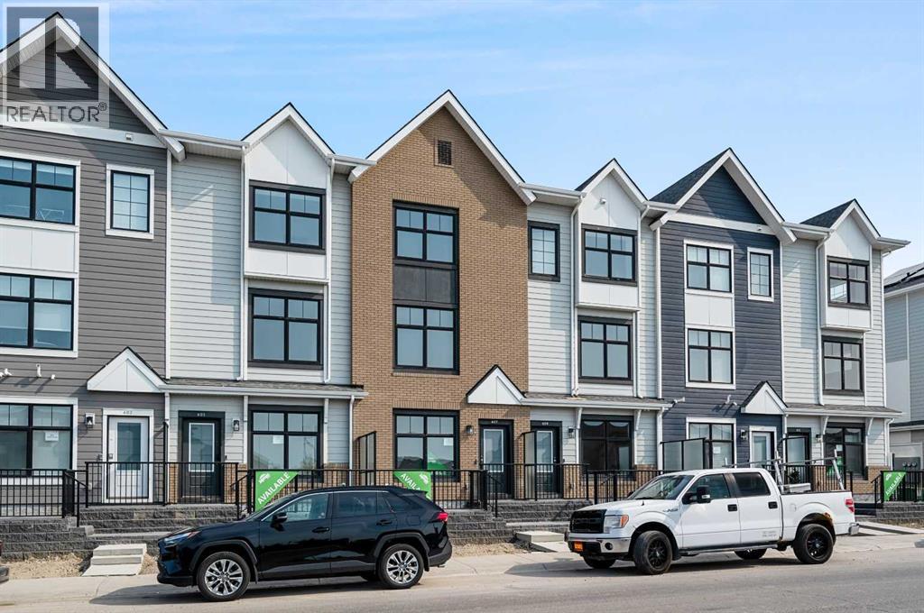 607 Mahogany Road SE