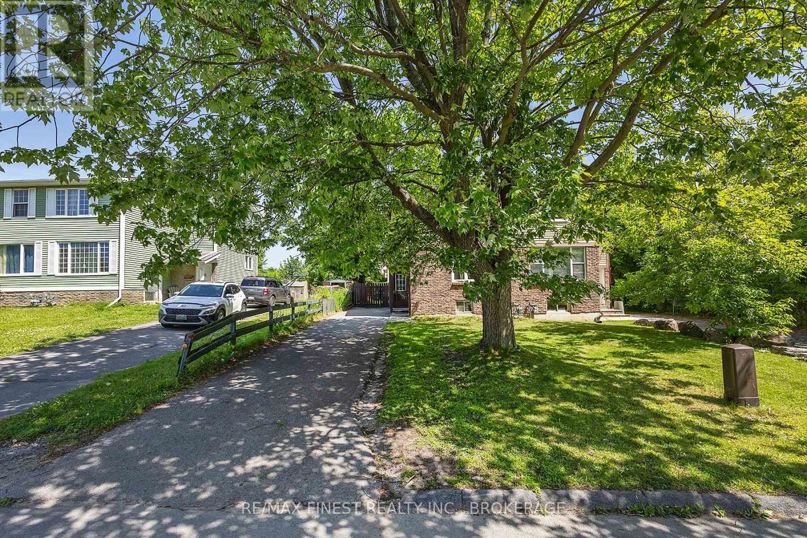 10 CALDERWOOD DRIVE