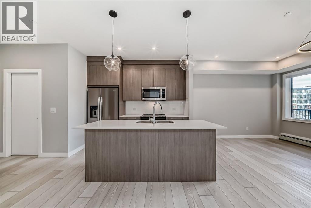 1218, 6 Merganser Drive W