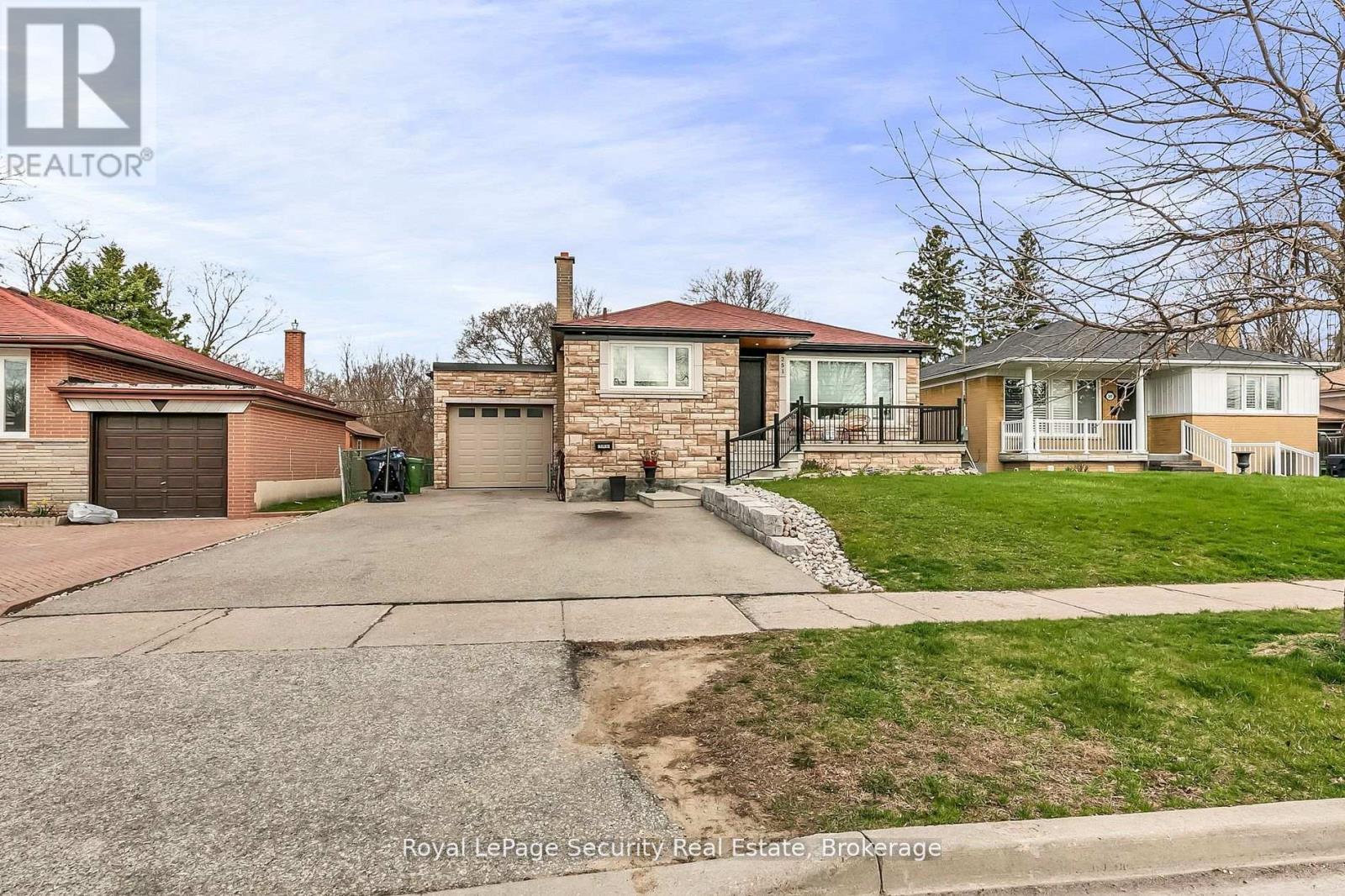 251 THISTLE DOWN BOULEVARD