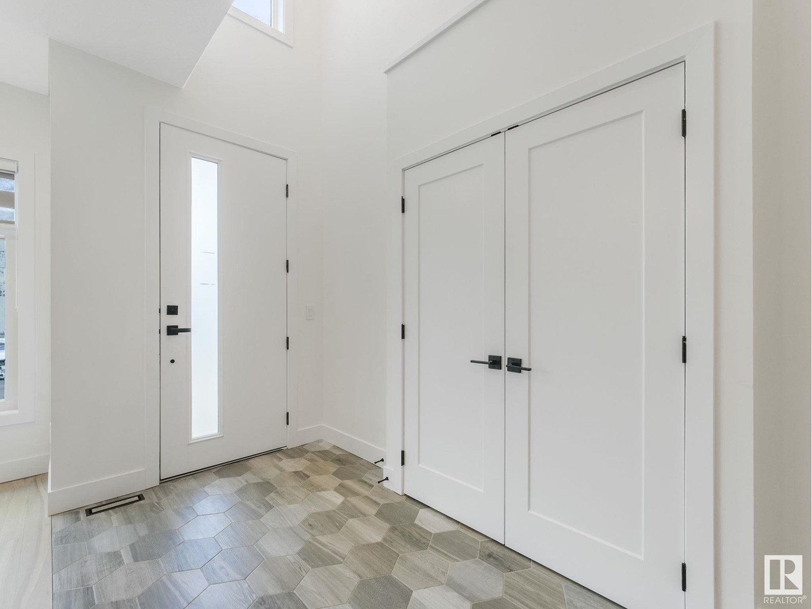 10225 146 ST NW