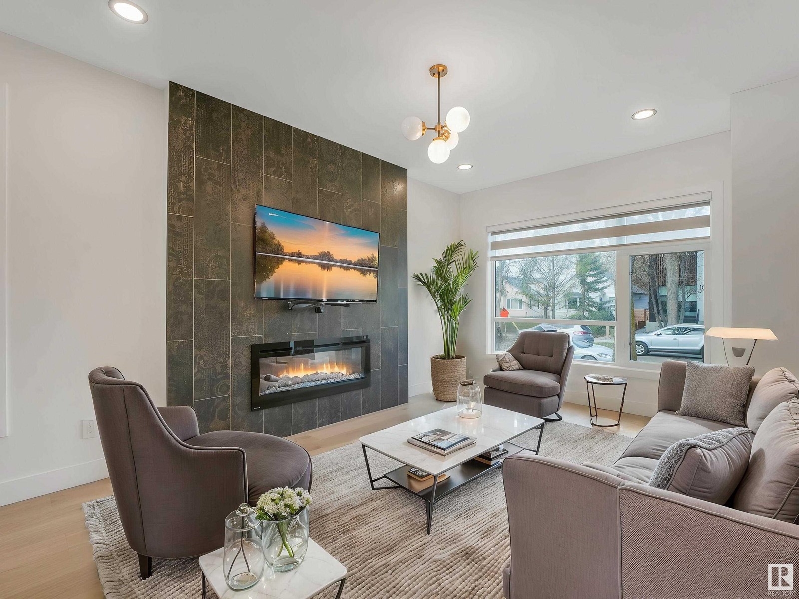 10225 146 ST NW
