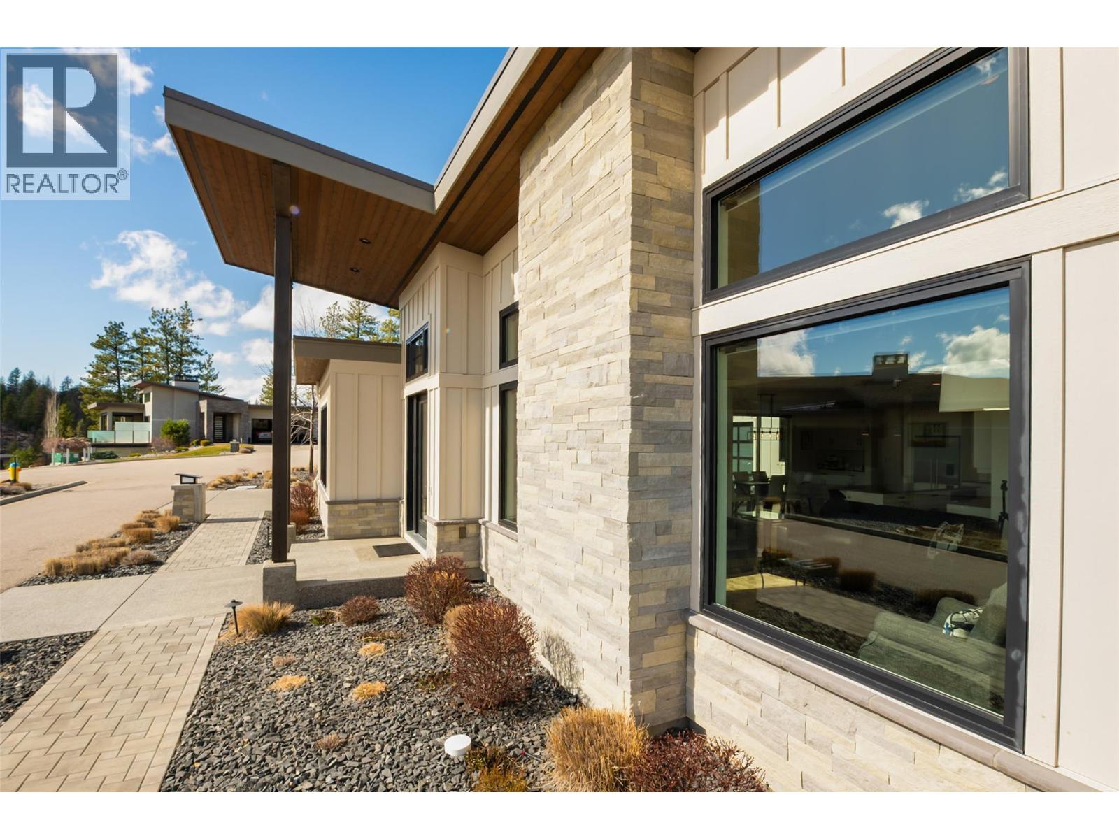 683 HAVENCREST Court