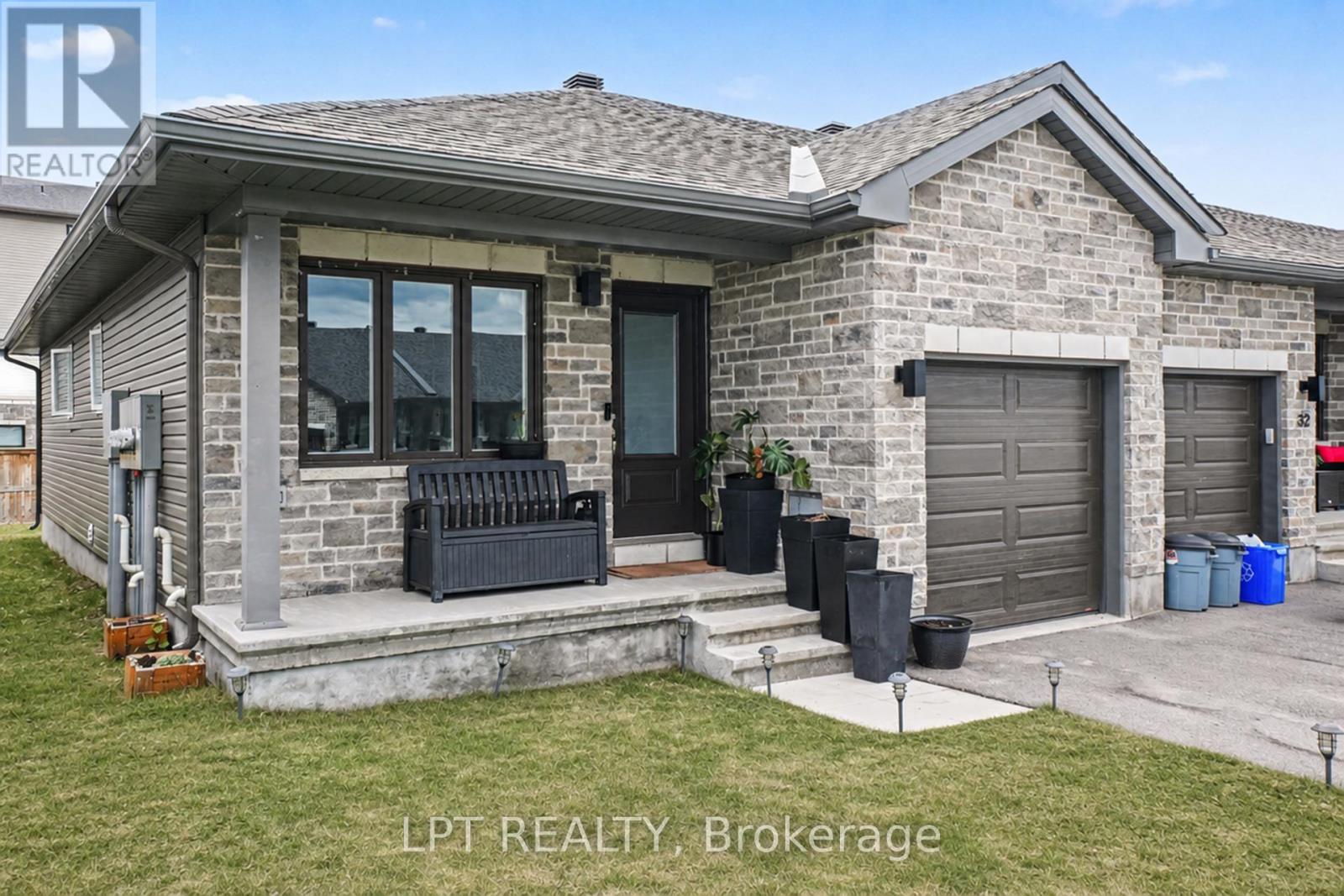 34 MORGAN CLOUTHIER WAY