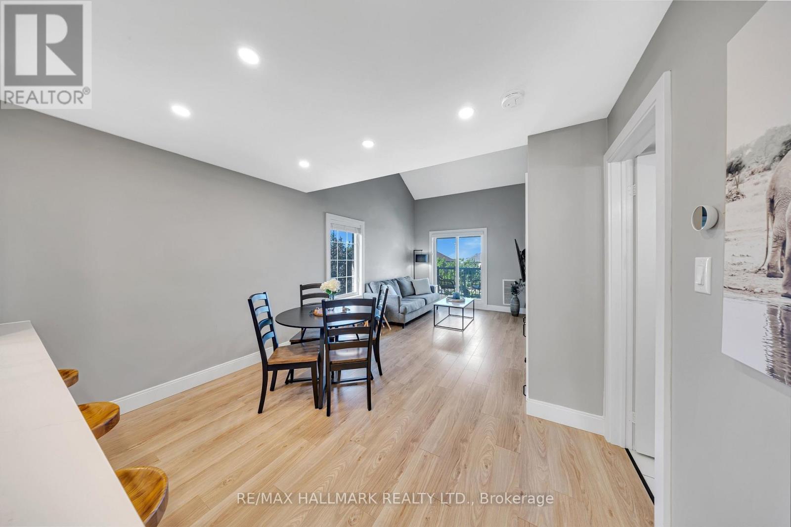 3 - 106 PETRA WAY