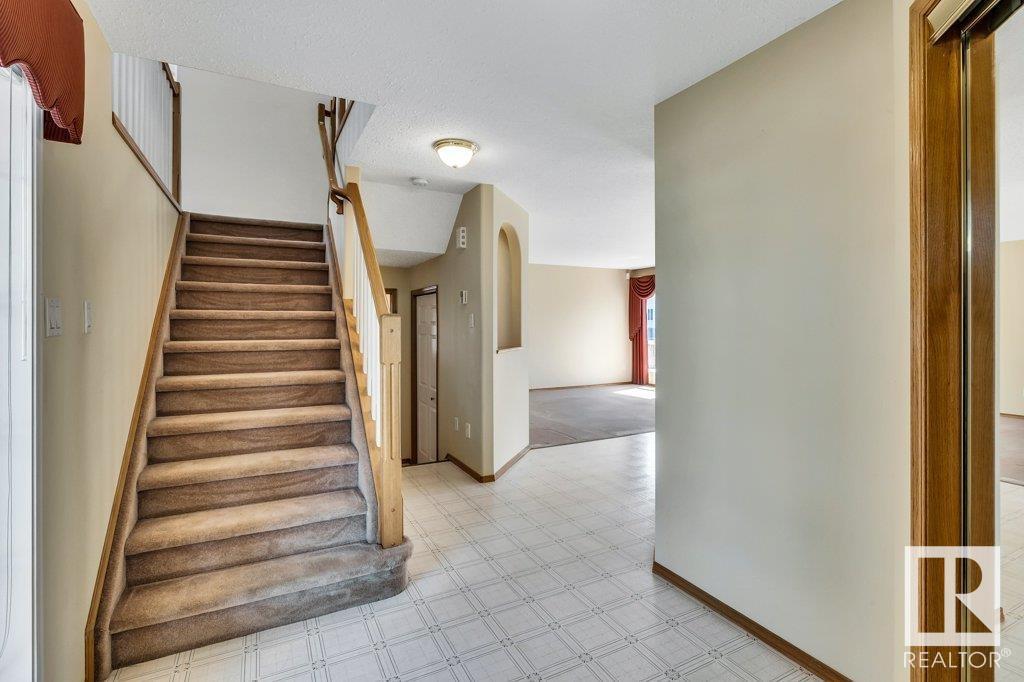 207 BANCROFT CL NW