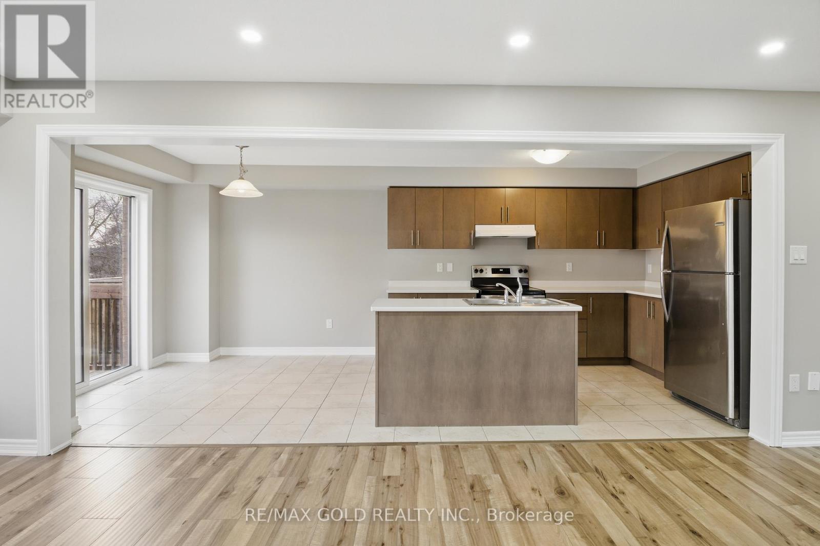 28 - 755 LINDEN DRIVE