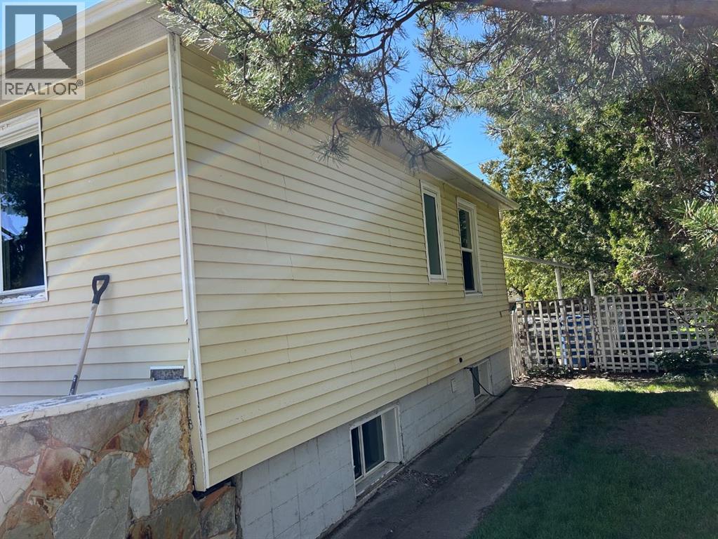 1110 20 Street S