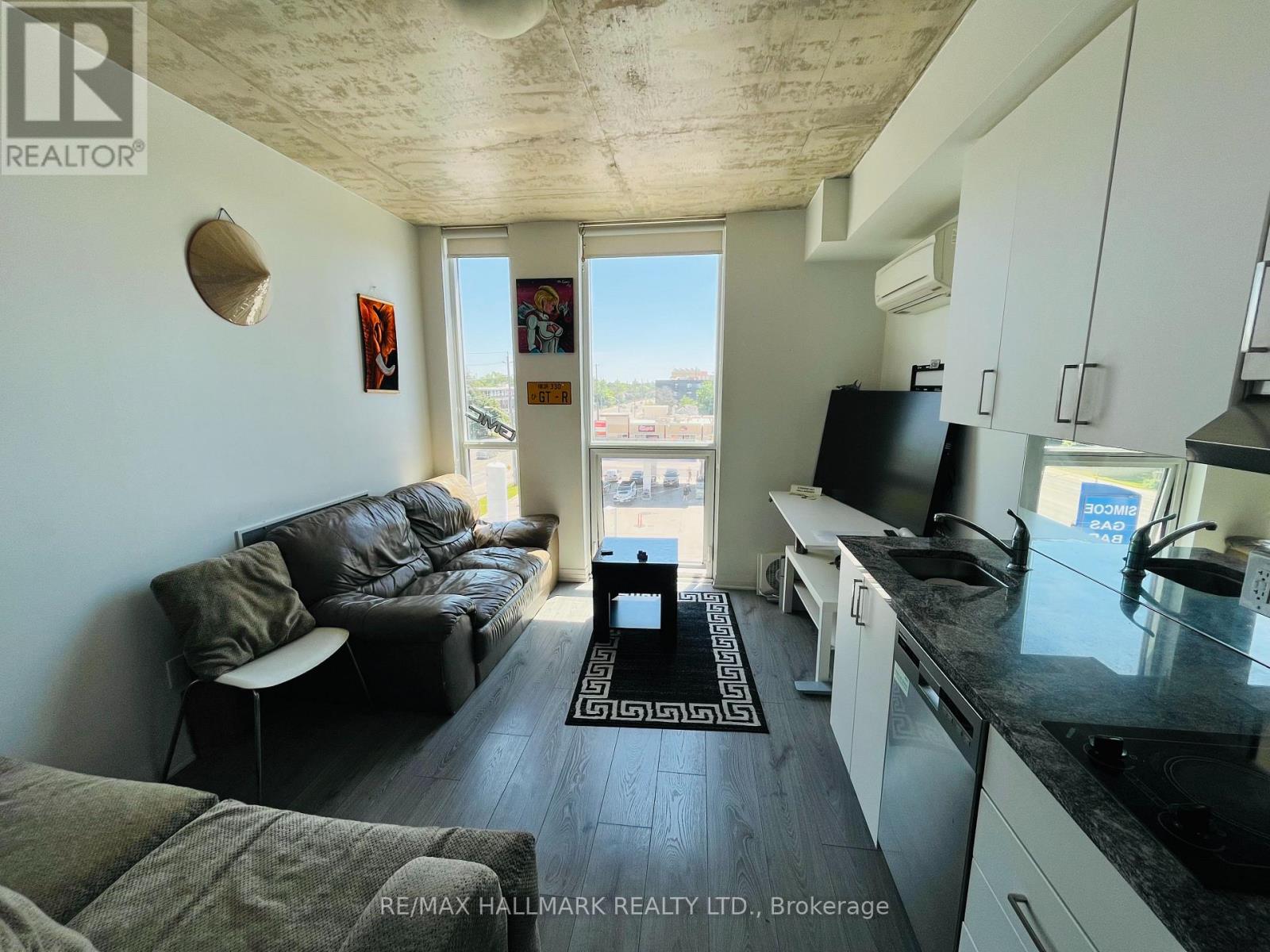 436 - 1900 SIMCOE STREET N
