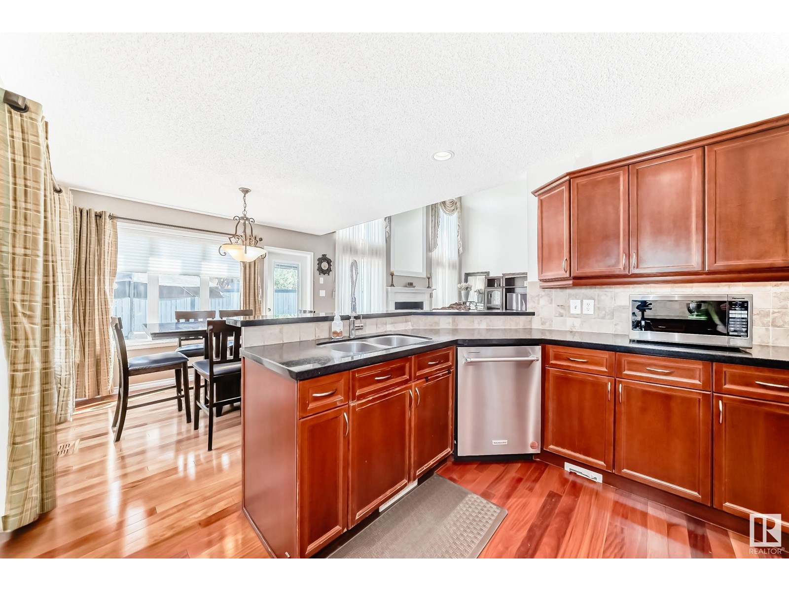 713 MASSEY WY NW NW