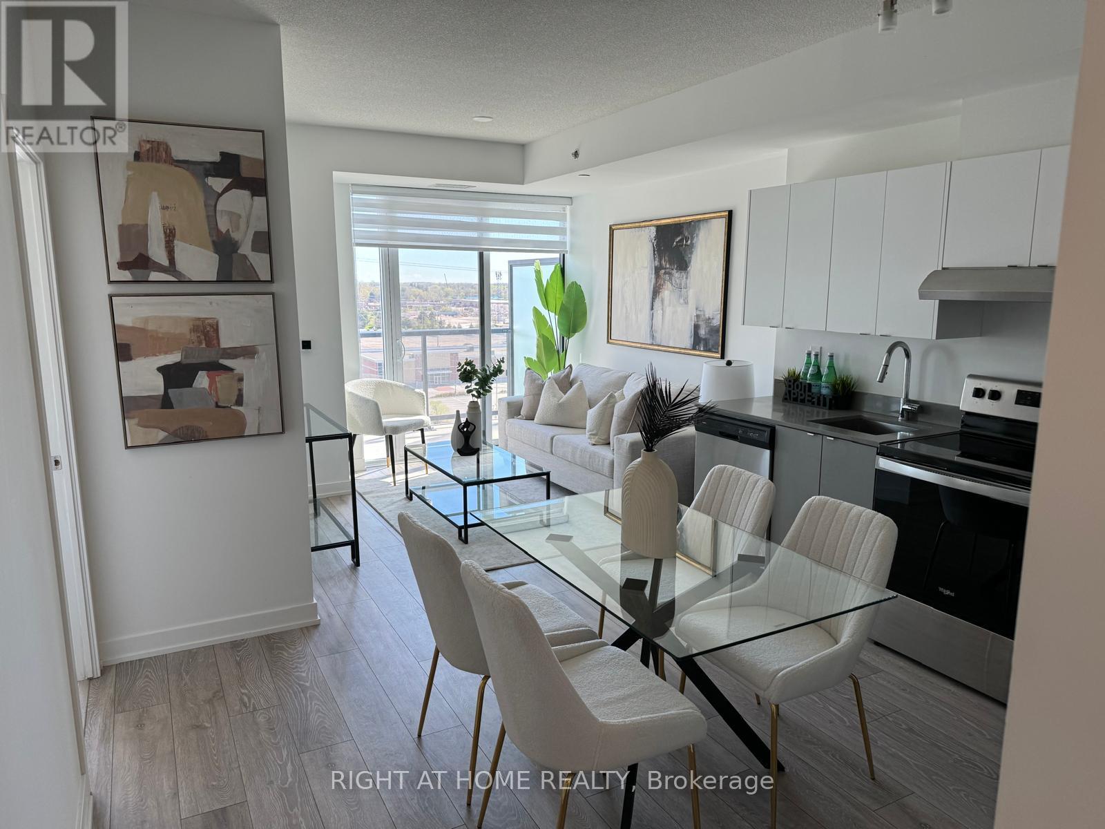 B1010 - 3200 DAKOTA COMMON N