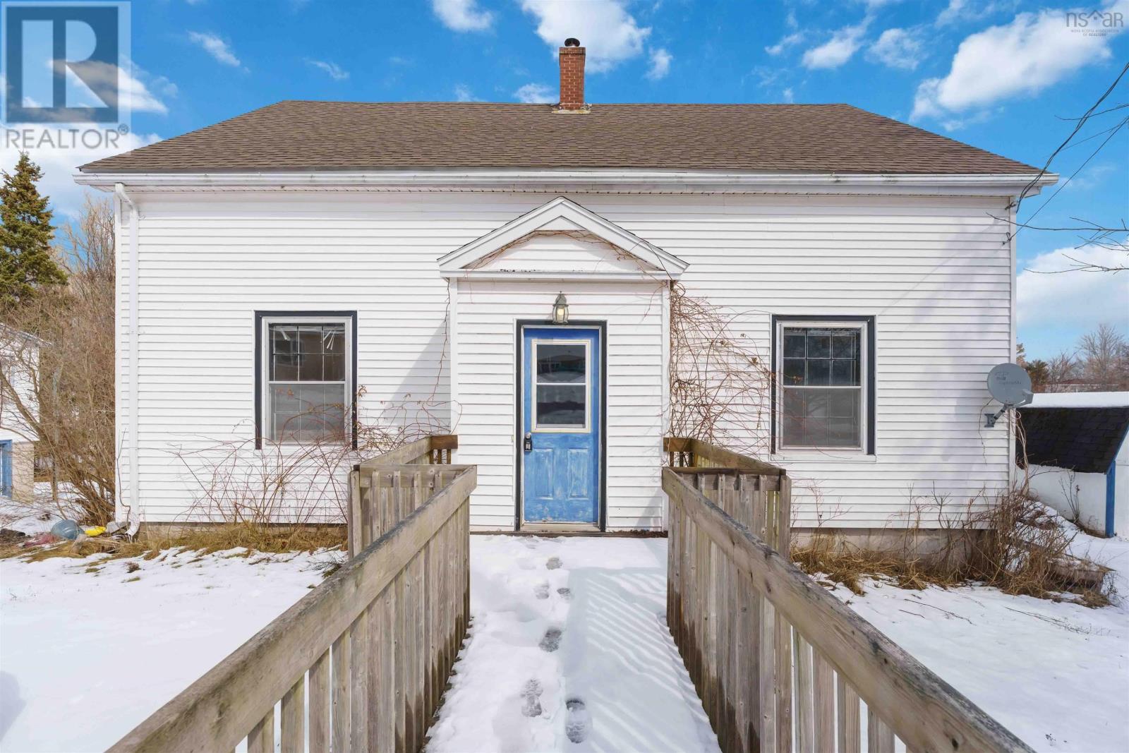 18 Willow Street - Photo 2