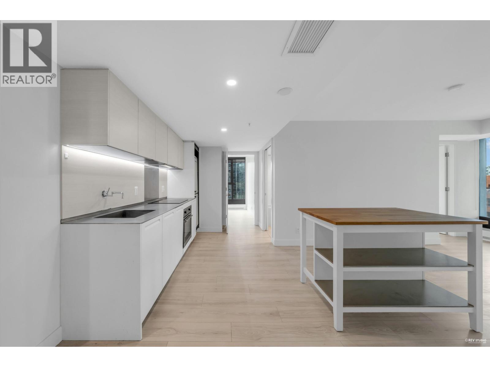 1902 1133 HORNBY STREET