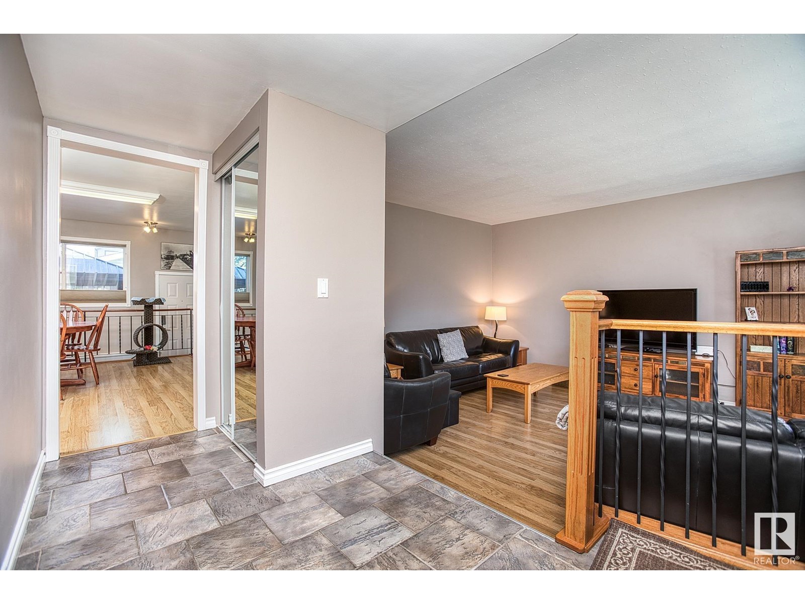 10515 46 ST NW