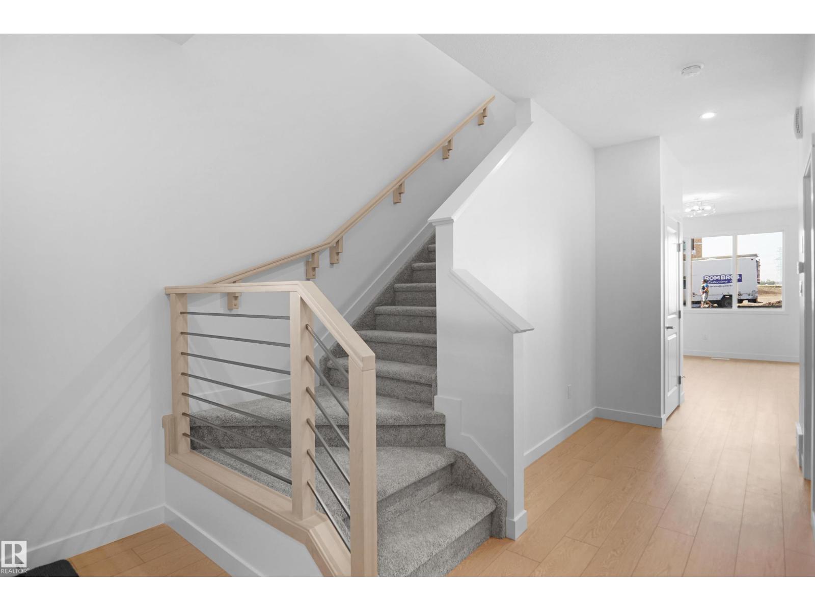 924 17 AV NW