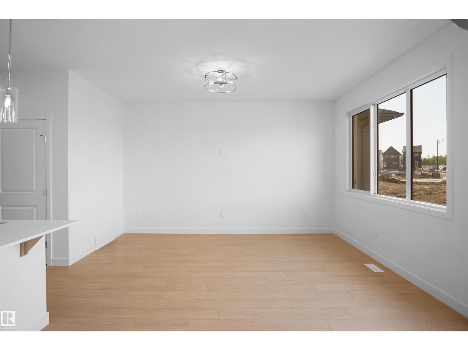 924 17 AV NW