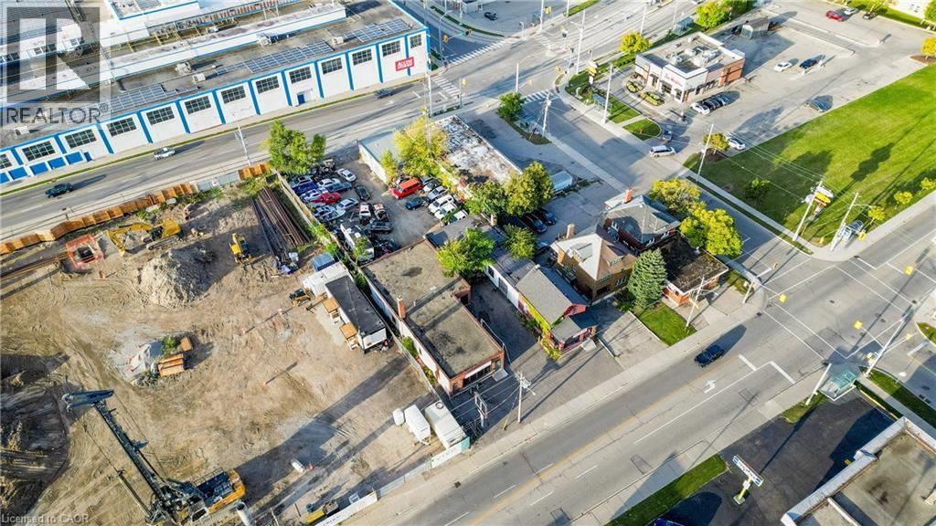 983 & 991-995 KING ST. E. & 512-516, 520 CHARLES ST. E. Street