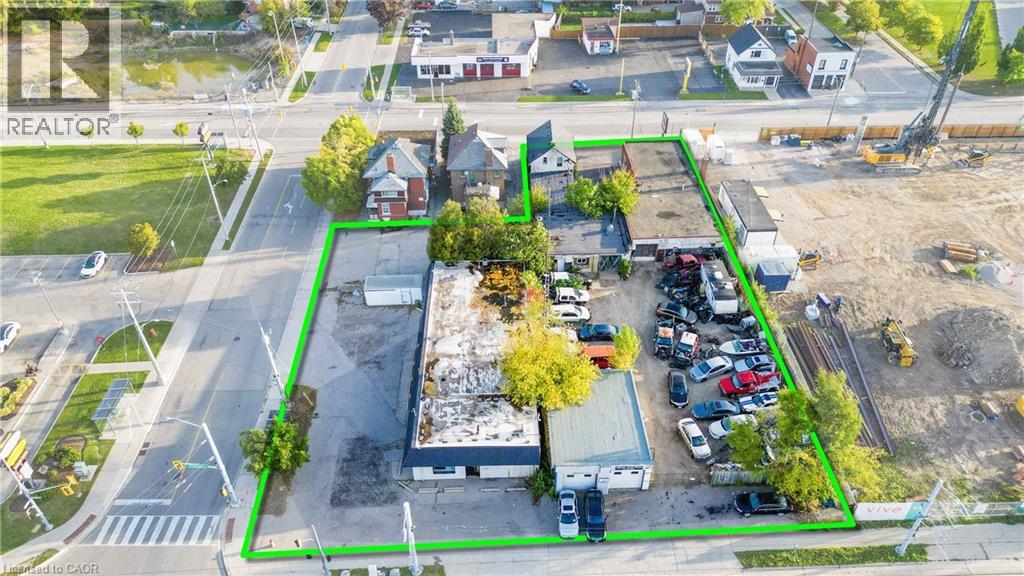 983 & 991-995 KING ST. E. & 512-516, 520 CHARLES ST. E. Street