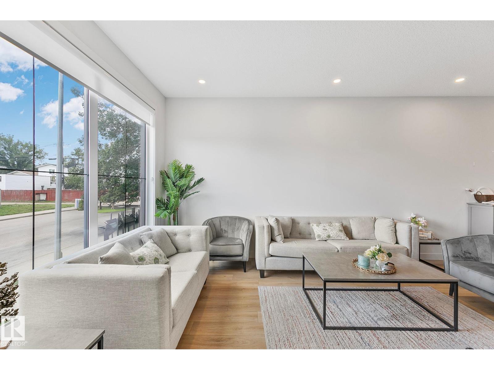 14904 109 AV NW