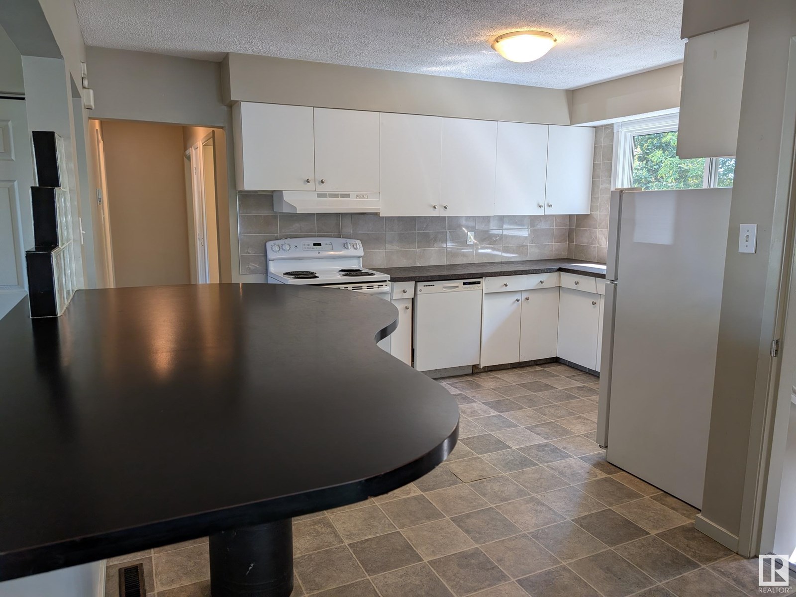 11811 122 ST NW