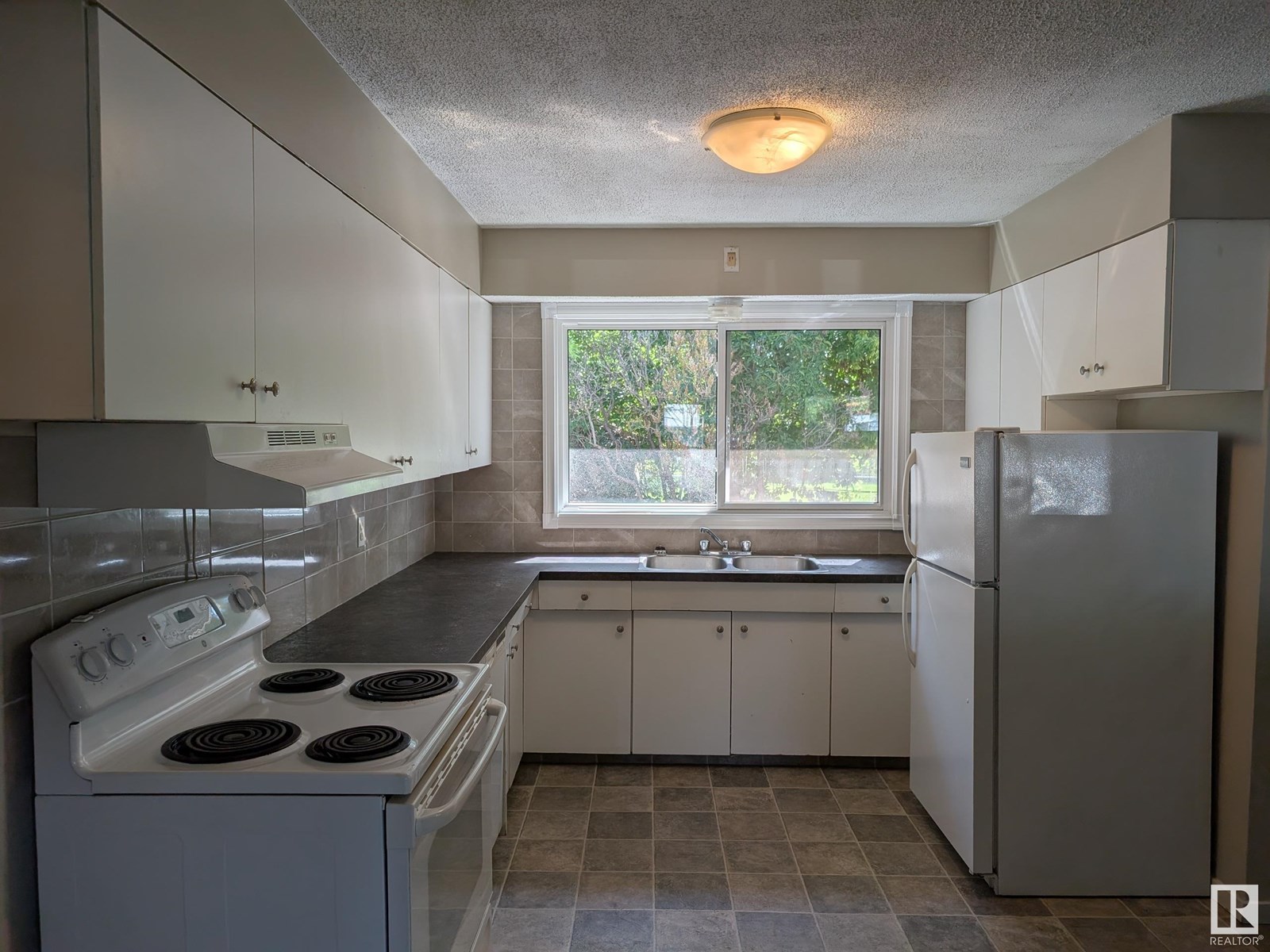 11811 122 ST NW