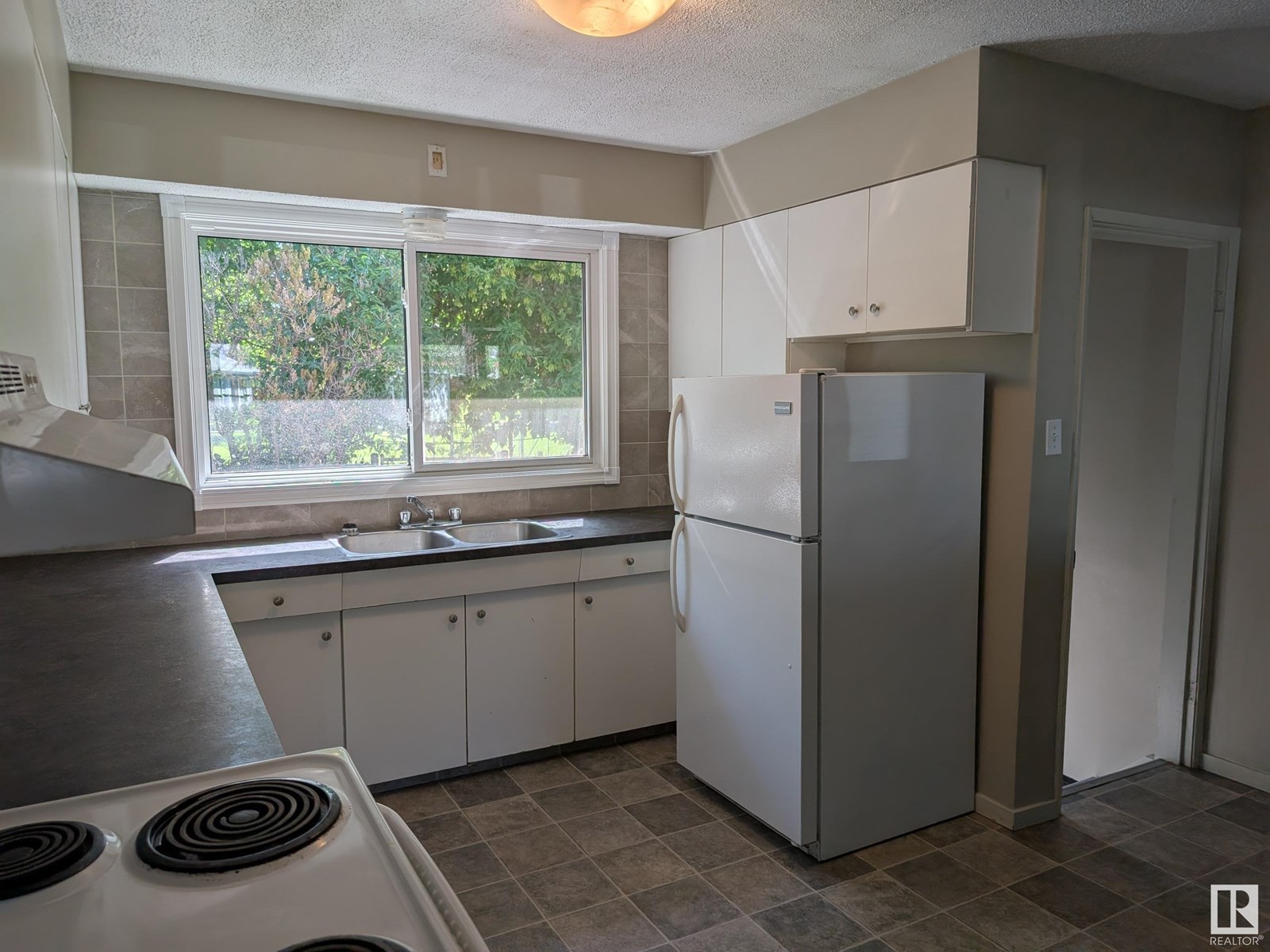 11811 122 ST NW