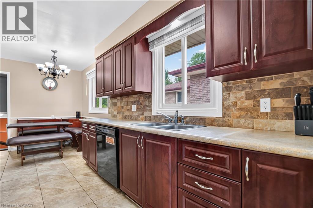 234 THUNDERBIRD Drive