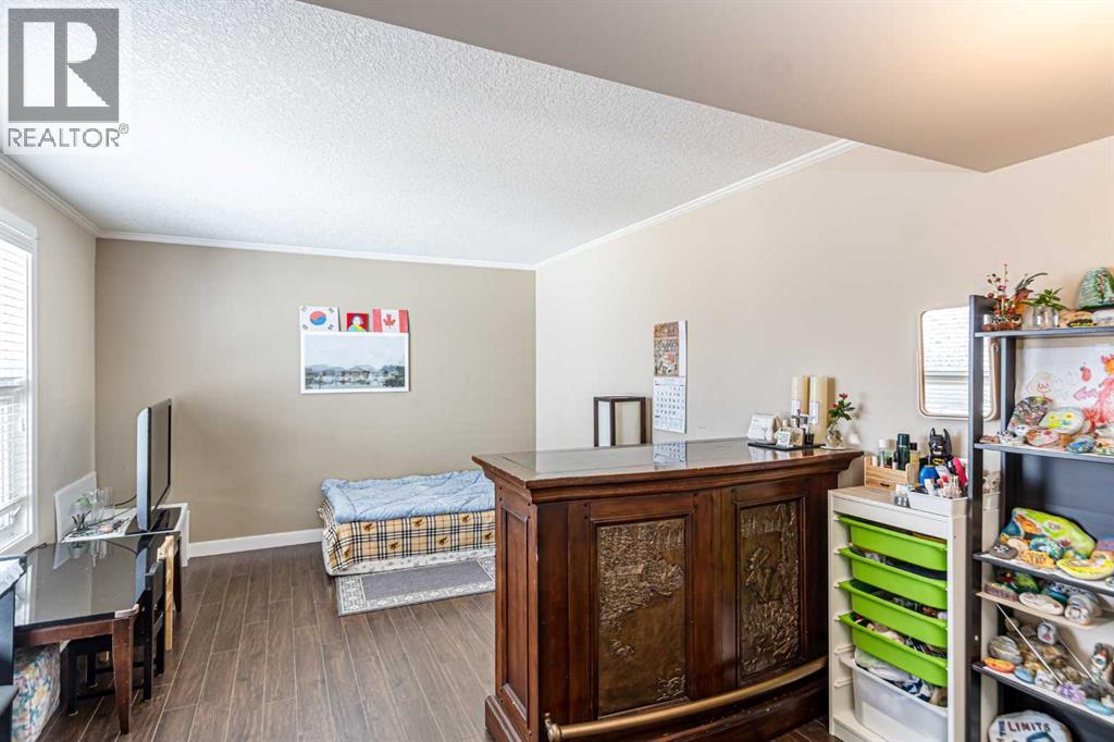 77, 5103 35 Avenue SW