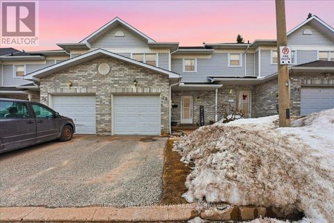 26 - 120 D'AMBROSIO DRIVE Barrie (Painswick North) ON L4N7W3