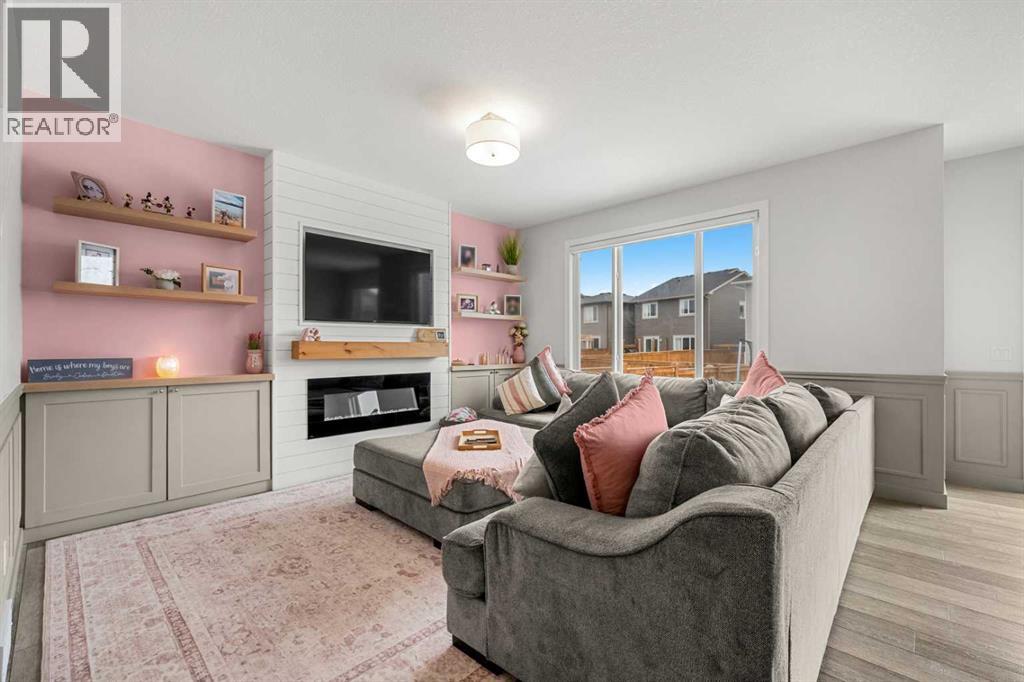 32 Paint Horse Crescent