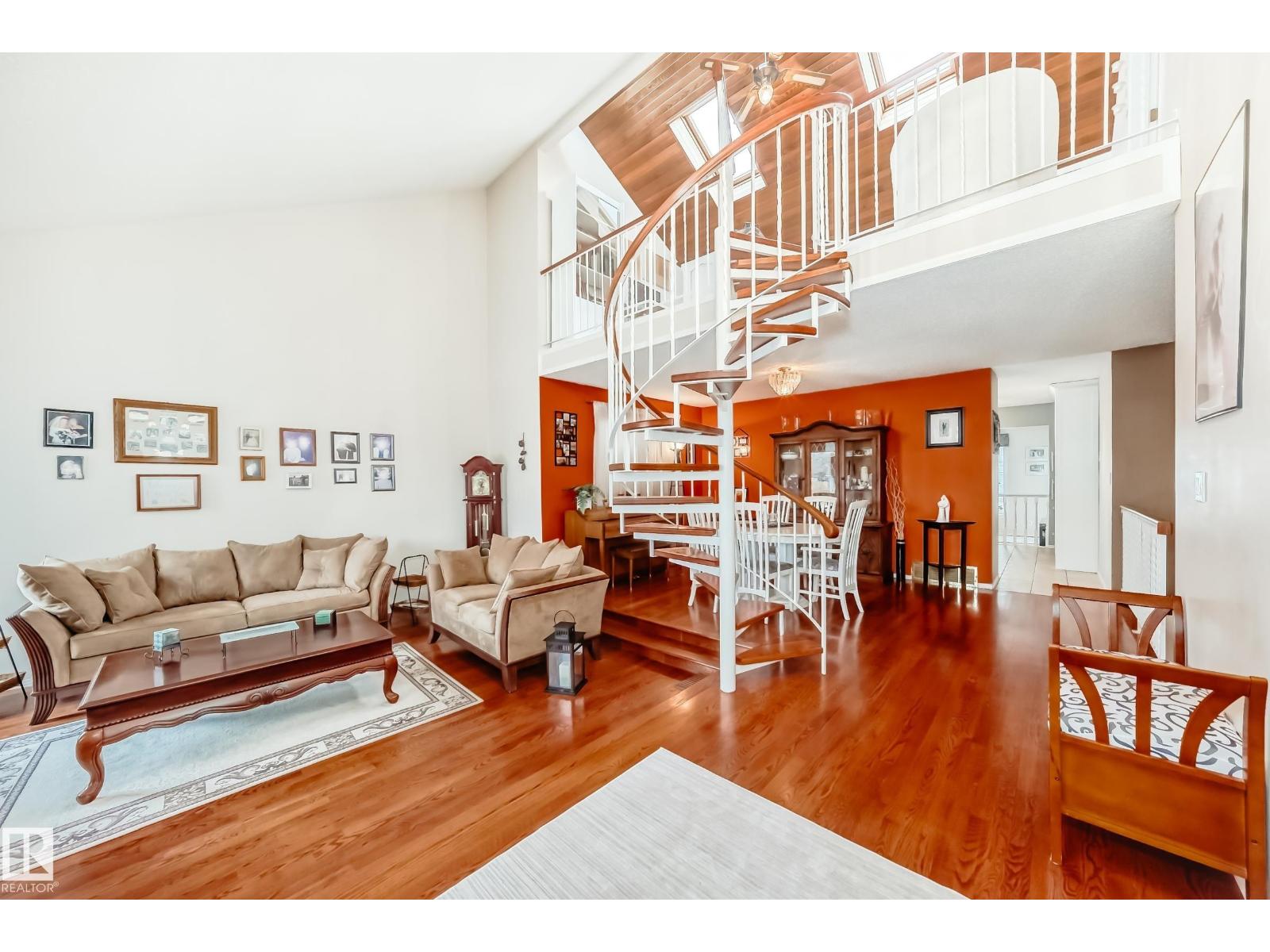 660 VILLAGE DR