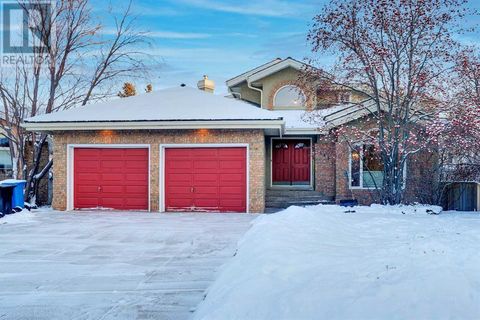 319 Christie Knoll Point Calgary AB T3H2V2