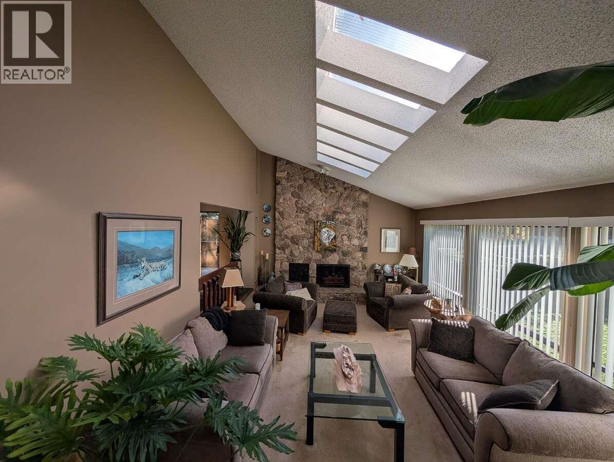 1498 CHAMBERLAIN DRIVE