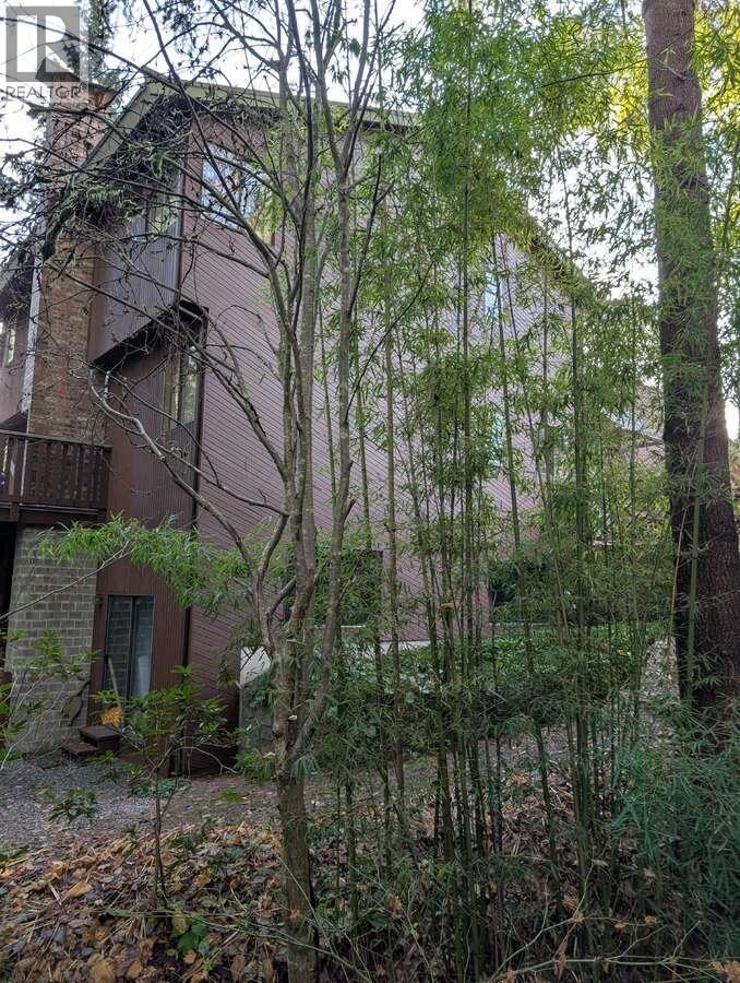 1498 CHAMBERLAIN DRIVE