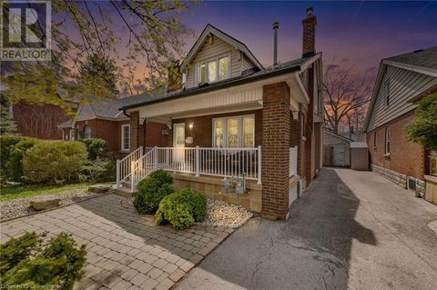 39 STERLING Street Hamilton ON L8S4H6