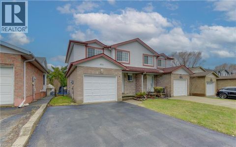 651 PINEROW Crescent Unit# A Waterloo ON N2T2K5