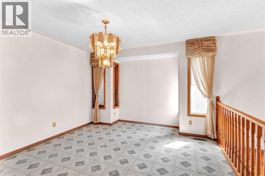 125 Edgebrook Road NW