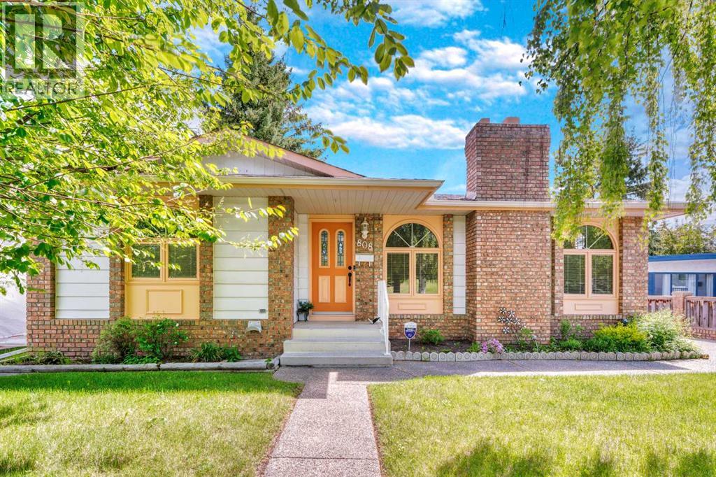 808 Canterbury Drive SW