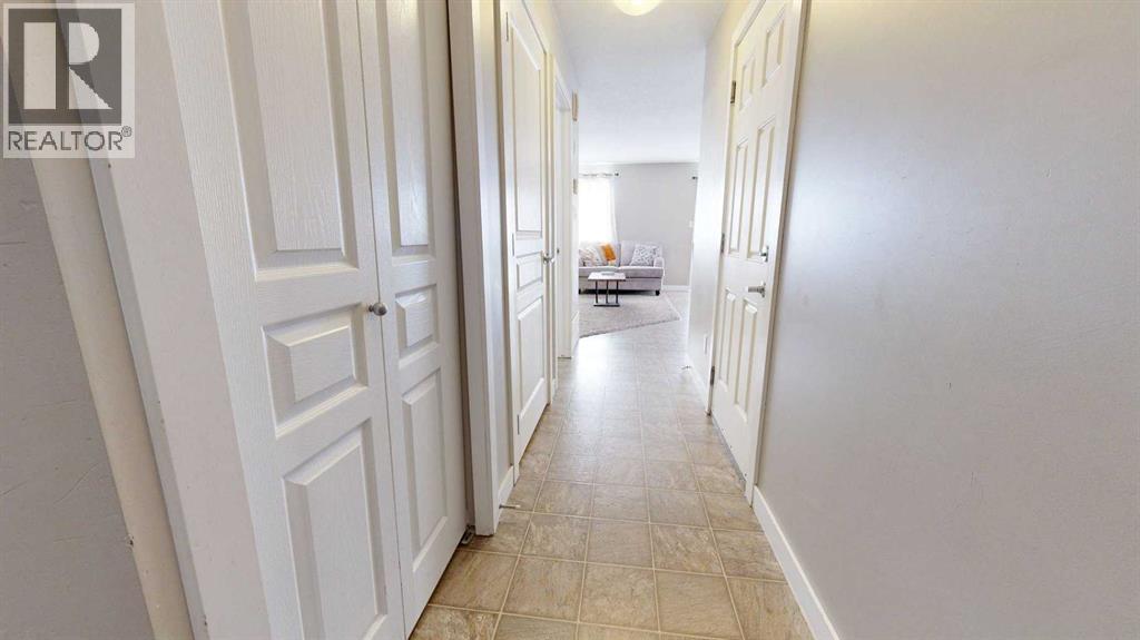 6, 205 Silkstone Road W