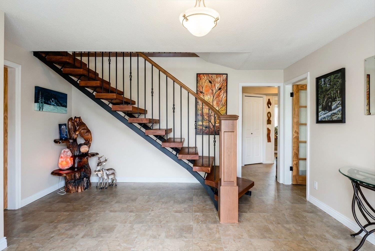 9758 LINWOOD STREET|Chilliwack Proper East