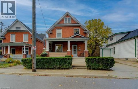 14 STAHL Avenue Kitchener ON N2H5R6